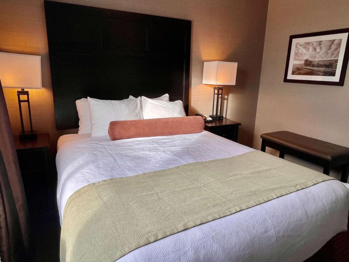 Best Western Plus Okotoks Inn & Suites Exterior foto