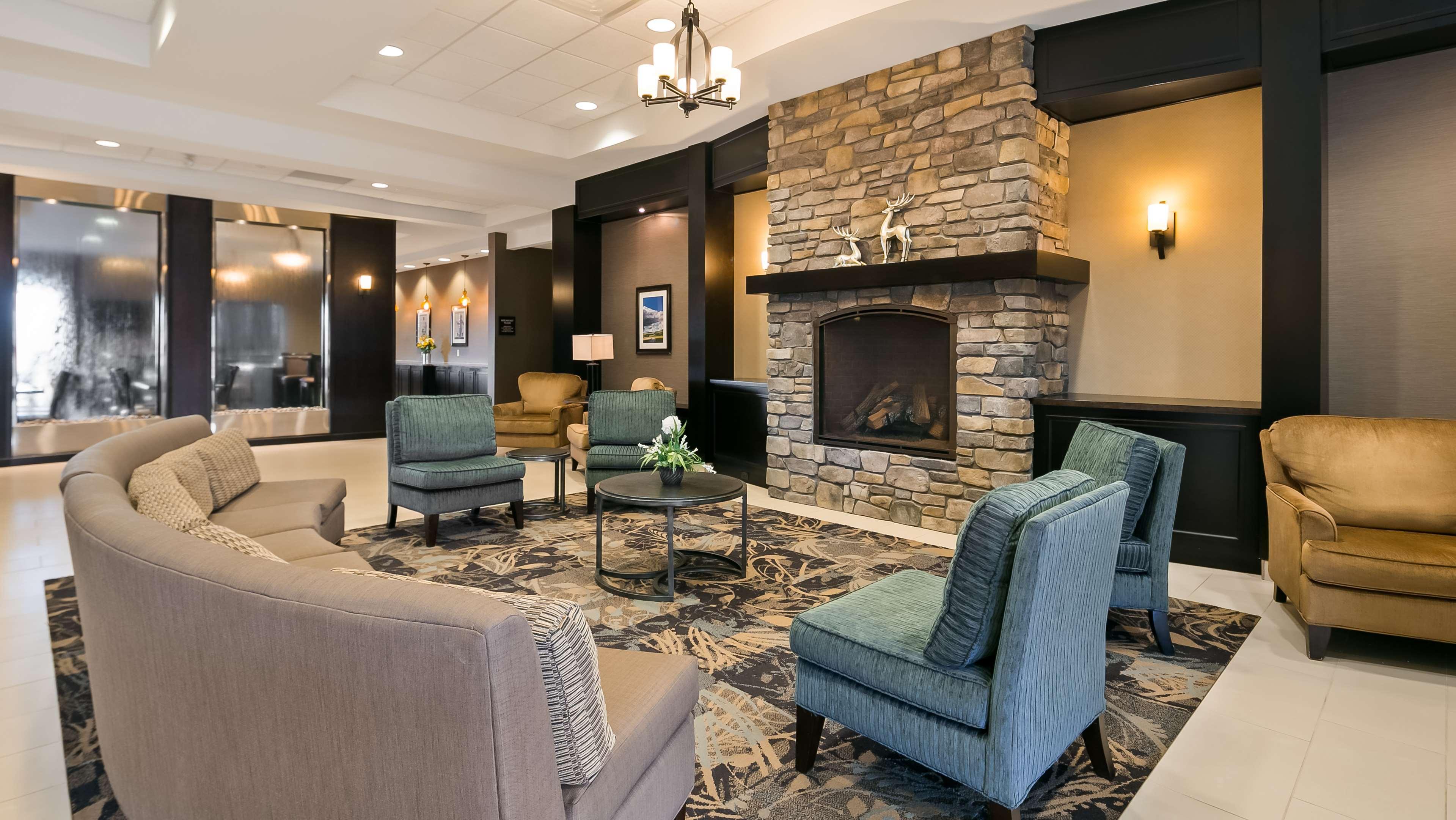 Best Western Plus Okotoks Inn & Suites Exterior foto