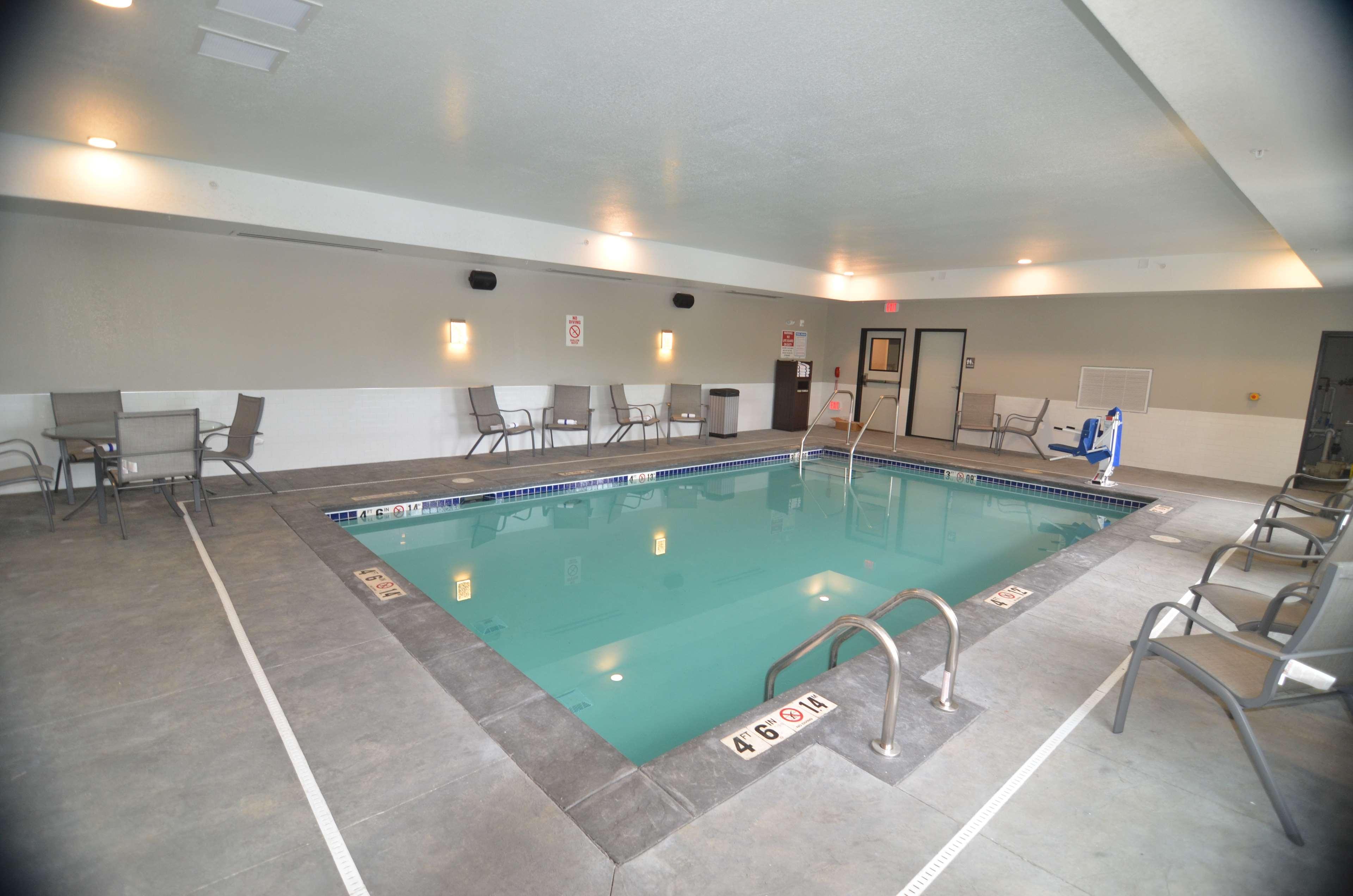 Best Western Plus Okotoks Inn & Suites Exterior foto