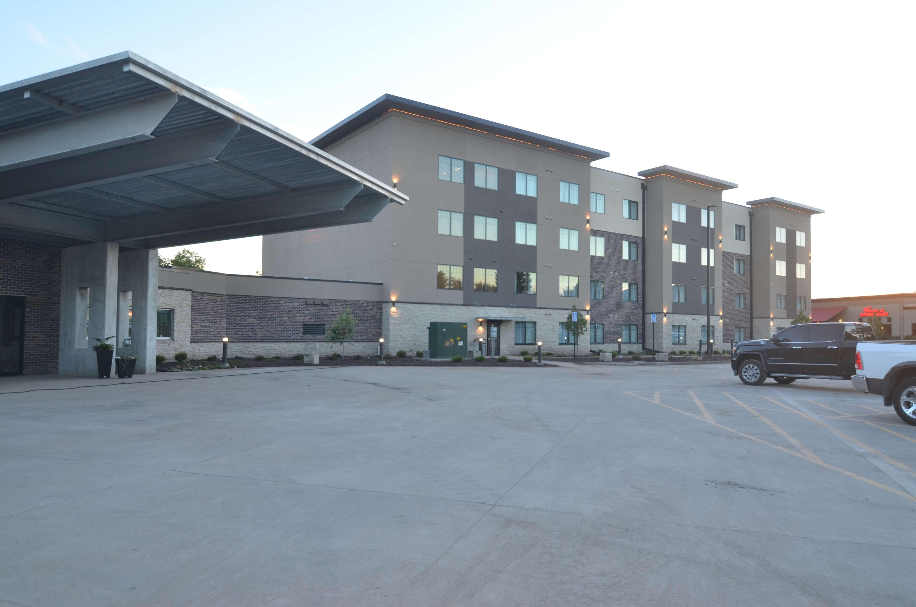 Best Western Plus Okotoks Inn & Suites Exterior foto